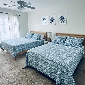 Apartment Cozy Walking Distance From With Private Patio 